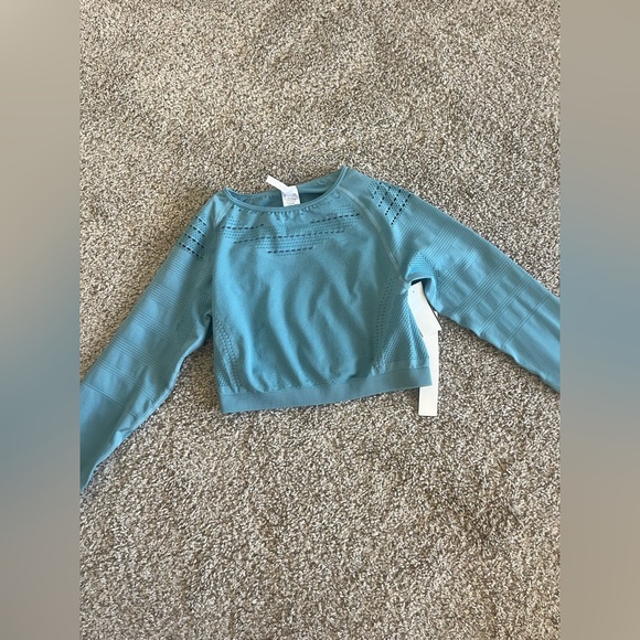 2-Piece Workout Set - Picture 3 of 6